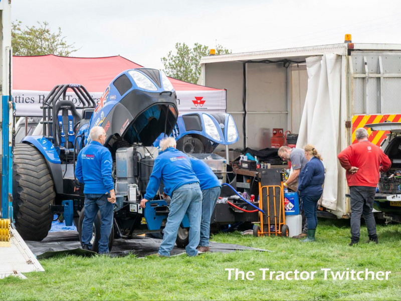 Round five: Rain soaked Eccleston battles on