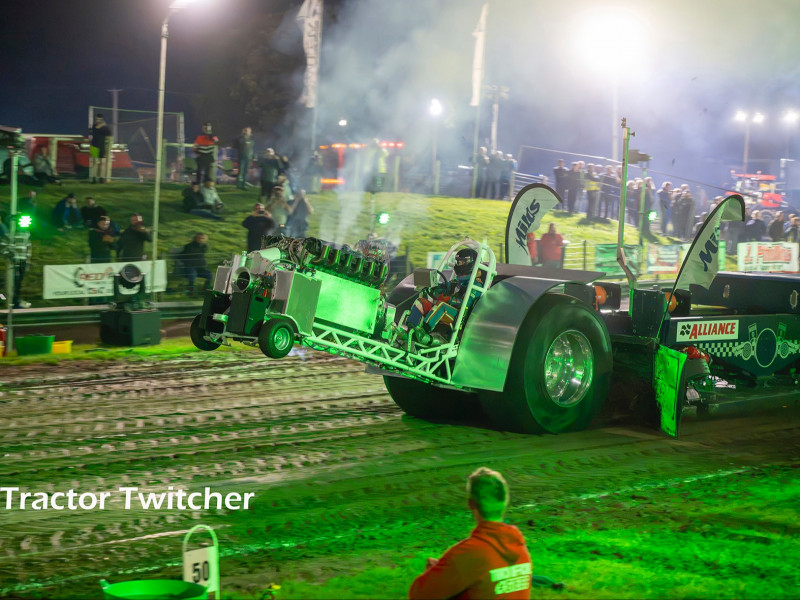 Round five: Rain soaked Eccleston battles on
