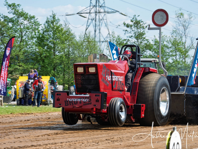 Round one: Scorching Scorton thrills a record crowd